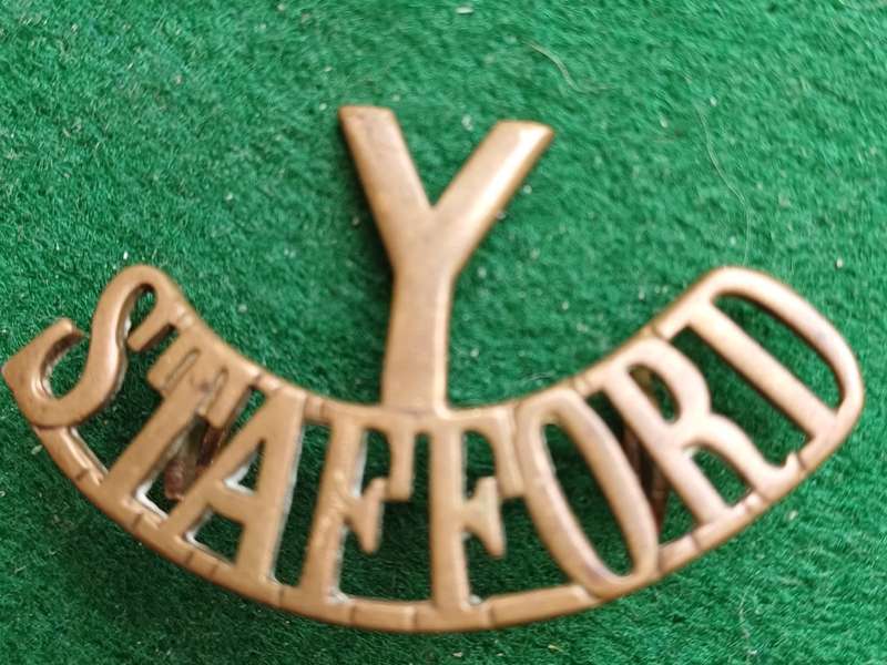 British Army, Staffordshire Yeomanry brass title, D lugs