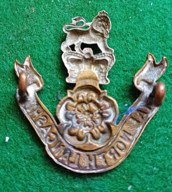 British Army, Loyal North Lancashire, QVC, BiM, (pos bronze?) cap badge with lugs