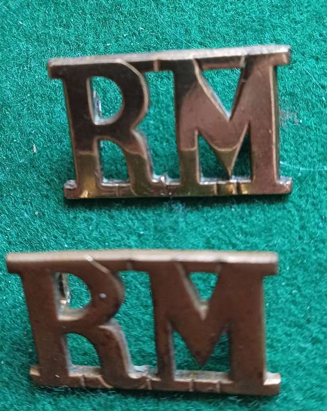 British Army, Royal Marines brass titles pair, D lugs