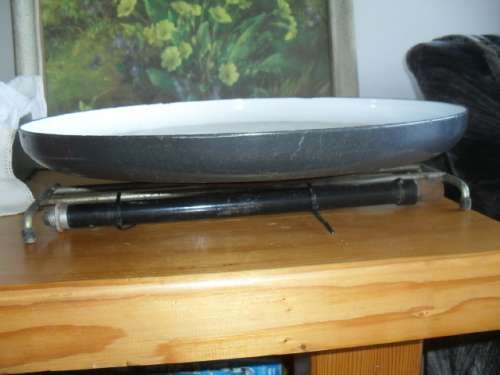 *** AN ENAMEL GAS WHITE AND BLACK SKOTTLE, GAS SKILLET 41cm across x 3 cm deep