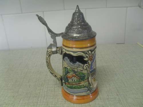 (FEB4/5) A VINTAGE GERMAN STEIN BEER MUG - 17cm (incl lid) base 7cm