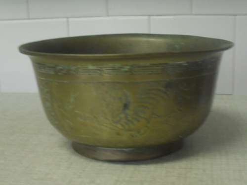 (m2 15/5)  A  LARGE SIGNED ORIENTAL BRASS FOOTED JARDINIERE POT  - with DRAGONS