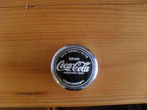 **WOW**  AN AFRIKAANS COCA COLA - VINTAGE RUSSELL KAMPIOENSKAP YOYO.