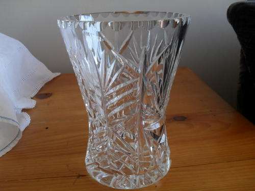 A BEAUTIFUL CRYSTAL VASE -a nice size, open neck easy to arrange flowers