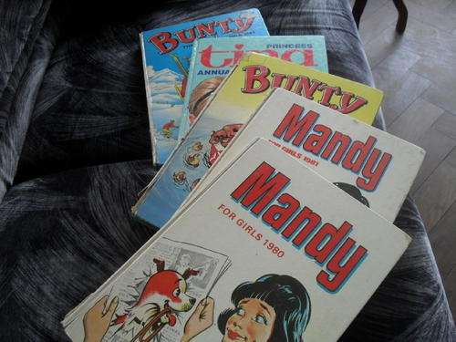 5x  GIRL ANNUALS  -2x  BUNTY - 2x MANDY   -1x TINY
