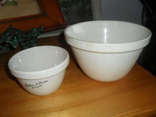 2x VINTAGE CERAMIC MIXING BOWLS -ENGLAND- big -18cm across 12cm deep base 7.5cm -1x Fortun & Mason