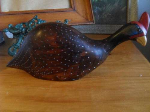 (150)A FEATHERS OF KNYSNA WOODEN CROWNED GUINEA FOWL -Limited edit.729 hand painted by knysna artist