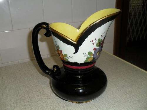 (125) GENUINE GOUDA HAND MADE IN HOLLAND URN / VASE -height pt 23cm open 17.5 x 13.5cm wid pt 48cm