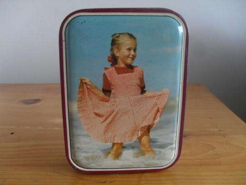 (MRC5) VINTAGE SHARPS SWEET TIN -LITTLE GIRL IN A GINGHAM DRESS - 14.5 X 10.5 X 4cm -made in SA