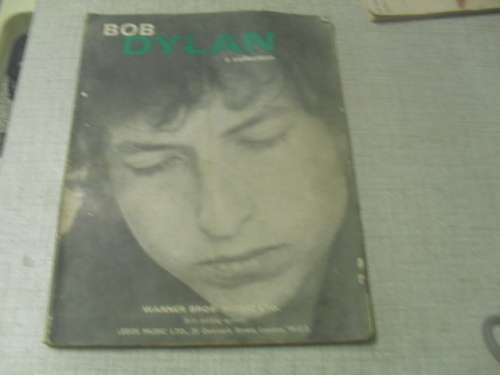 (MH)   A BOB DYLAN COLLECTION OF 24 SONGS - BOOK OF PIANO MUSIC SHEETS