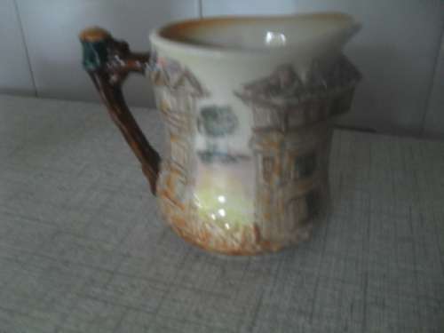 * ## ROYAL DOULTON SAM WELLER D6398 JUG - HEIGHT 8CM BSE 6 X 5.5CM