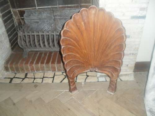 (JER) A VINTAGE WOODEN ARTNOUVEAU FIRESCREEN -note feet missing -H56 x 35.5cm wide