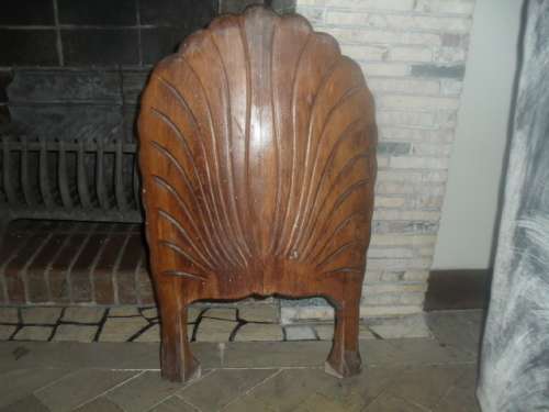 (JER) A VINTAGE WOODEN ARTNOUVEAU FIRESCREEN -note feet missing -H56 x 35.5cm wide