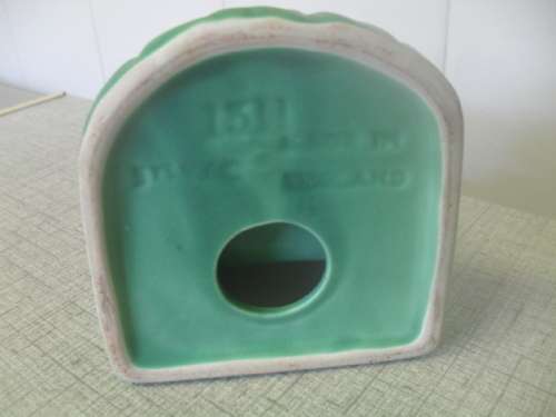 (SRr)  A GORGEOUS CERAMIC SYLVAC BUNNY BOOKEND - 11cm tall base 9.5x9.5cm