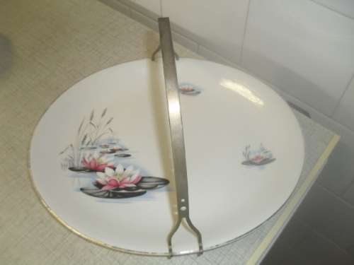 Alfred meakin oval platter with a silver plated handle -31x25cm 16cm high