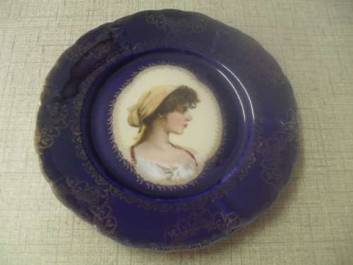 * # VINTAGE COLBALT BLUE IRIS BAVARIA PORTRAIT SIDE /  WALL PLATE  18cm wide.