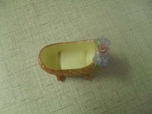 *# A VINTAGE BONE CHINA MINIATURE COALPORT CRADLE NO. AD1750