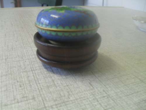 *#  VINTAGE CLOISONNE TRINKET BOWL - stand not original 3cm tall,5.5cm