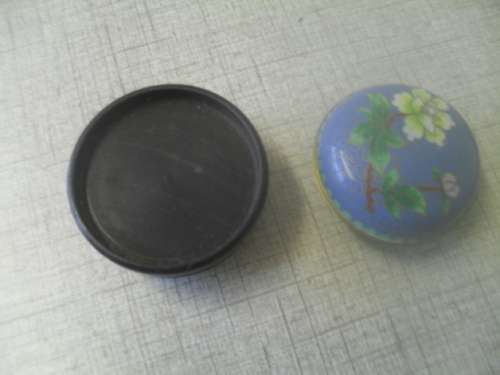 *#  VINTAGE CLOISONNE TRINKET BOWL - stand not original 3cm tall,5.5cm
