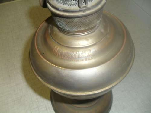 (MHr) a VINTAGE OIL LAMP - MILLERS VESTAL - made in America