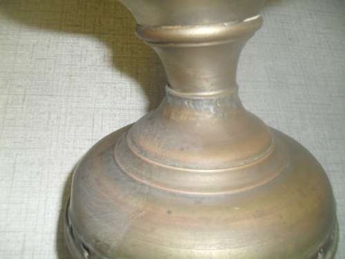 (MHr) a VINTAGE OIL LAMP - MILLERS VESTAL - made in America