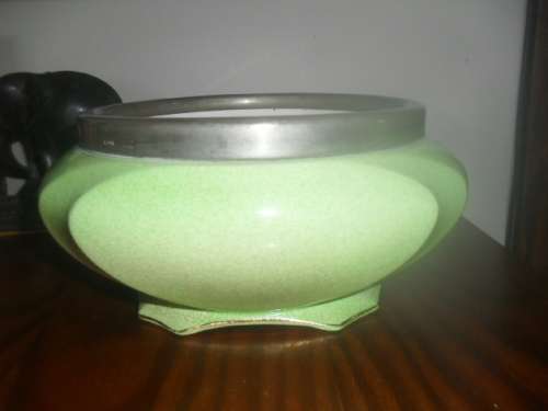 *# A VINTAGE LIMEGREEN ROYAL WINTON GRIMWADES FRUIT BOWL - METAL RIM