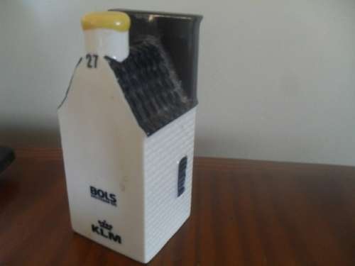 (AL1)  A VINTAGE KLM BOLS DELFT  CERAMIC HOUSE - NO. 27 - SEALED - NO CHIPS NO CRACKS