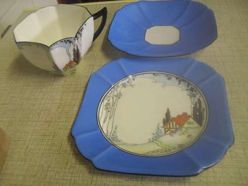 (ATR) A GORGEOUS RARE ENGLISH COTTAGE SHELLEY TRIO - REG 723404