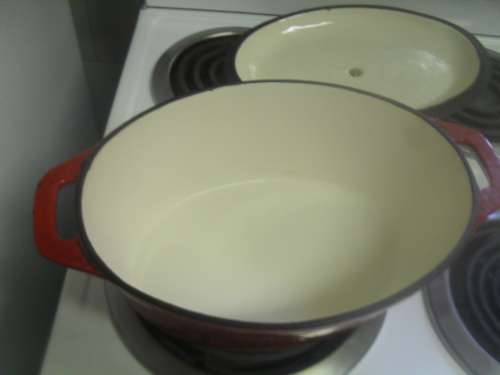 VINTAGE OVAL EETRITE ENAMELLED CAST IRON - DUTCH OVEN / CASSEROLE 29x21x10cm deep