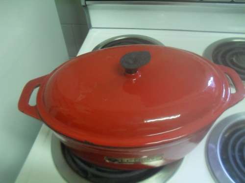 VINTAGE OVAL EETRITE ENAMELLED CAST IRON - DUTCH OVEN / CASSEROLE 29x21x10cm deep