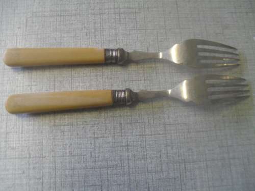 *.#2X VINTAGE SILVER COLLARED FISH FORKS -- looks like -JV  anchor lion S