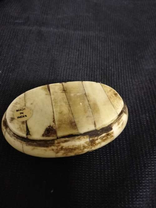 *#. VINTAGE GORGEOUS BONE JEWELLERY / TRINKET BOX with brass stays.