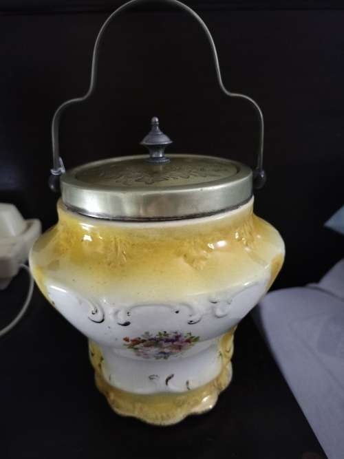 *. A VICTORIAN BISCUIT / COOKIE BARREL / JAR