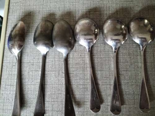 12x MIXED VINTAGE SPOONS AND FORKS