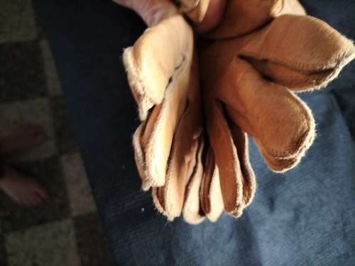 *#A PAIR of VINTAGE LEATHER MENS Hand Gloves