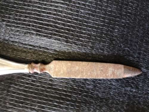 An ANTIQUE SILVER HANDLED LADIES MANICURE TOOL -NAIL FILE 12cm