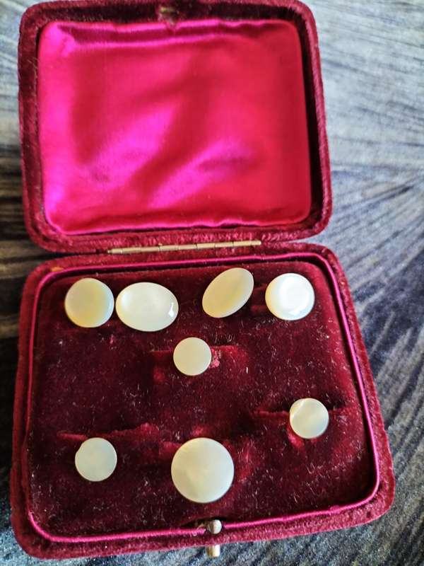 *An.ANTIQUE MOTHER OF PEARL WEDDING CUFFLINKS & COLLAR BUTTONS