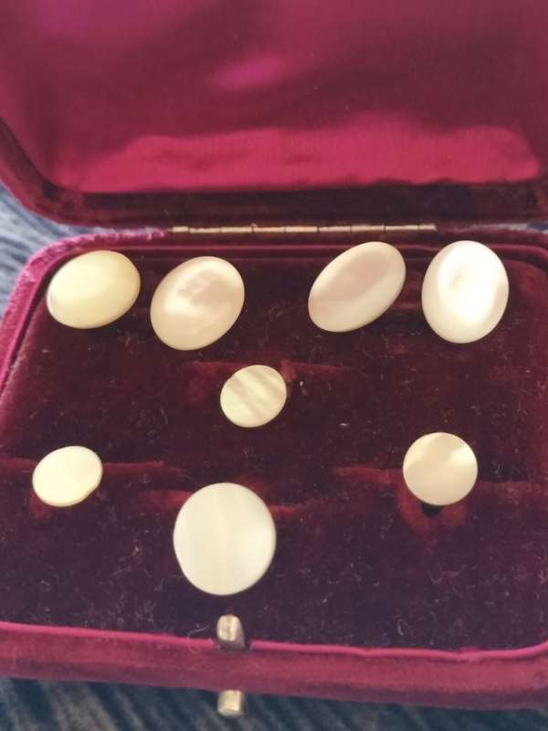 *An.ANTIQUE MOTHER OF PEARL WEDDING CUFFLINKS & COLLAR BUTTONS