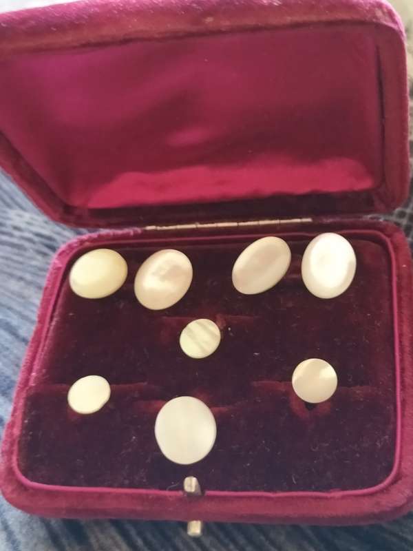 *An.ANTIQUE MOTHER OF PEARL WEDDING CUFFLINKS & COLLAR BUTTONS