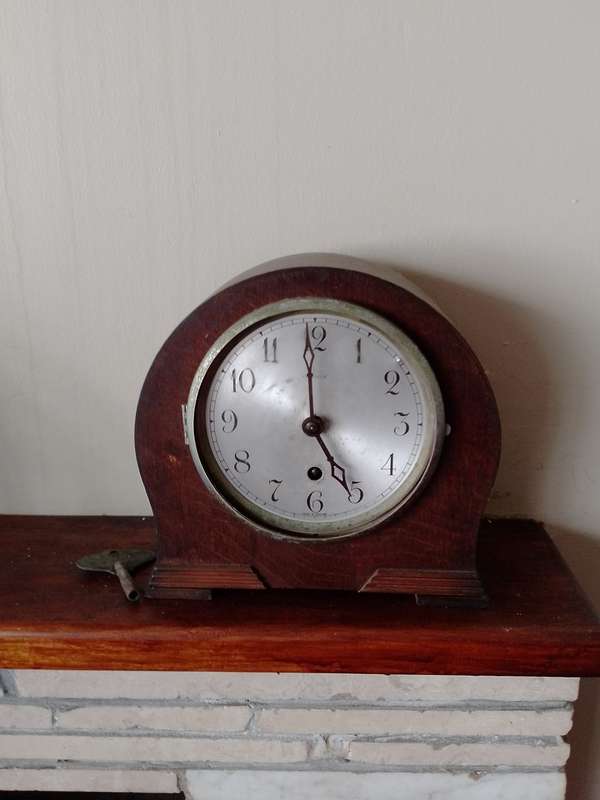 ANTIQUE PERIVALE WIND UP MANTEL PIECE CLOCK