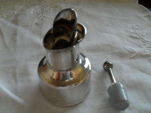 A PRESTIGE SILVER -PLATED DROPSTOPPER -MADE IN ITALY 5232 WITH ORIGNAL BOX