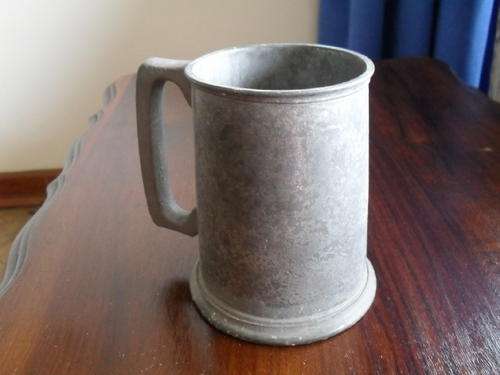 A PEWTER TANKARD WITH NO MOTIFS - "WARRIC" 7065  ENGLISH PEWTER