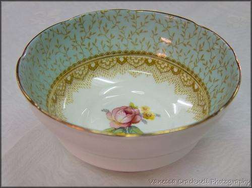 PARAGON SUGAR BOWL- PALE AQUA BLUE WITH GILT & ROSE PATTERN - EXCELLENT CONDITION