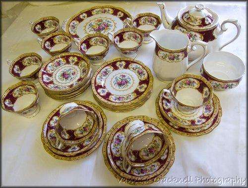 ROYAL ALBERT LADY HAMILTON TEA SET - 34 PIECE - EXCELLENT CONDITION