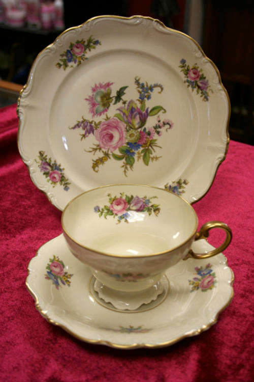 ROSENTHAL POMPADOUR SELB  GERMAN TEA TRIO - TRADITIONAL FLORAL PATTERN - PRISTINE CONDITION