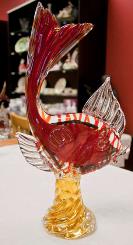 MURANO GLASS ORNAMENT - ELEGANT FISH IN SHADES OF AMBER TO RED, WITH STRIPED DETAIL -  SEE PHOTOS!