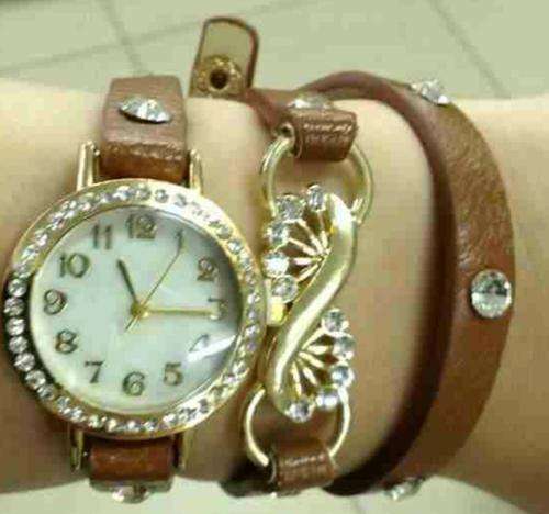 Leather Strape Quartz Watch Fashion Bracelet ladies watches belt watches