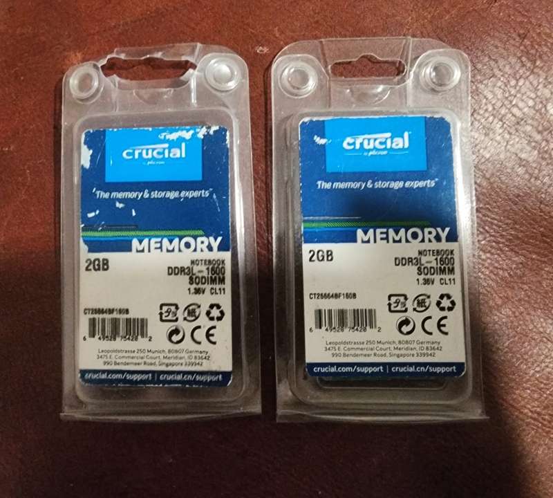 ****Crucial 4gb DDR3 1600Ghz Macbook RAM *** (2x2Gb)