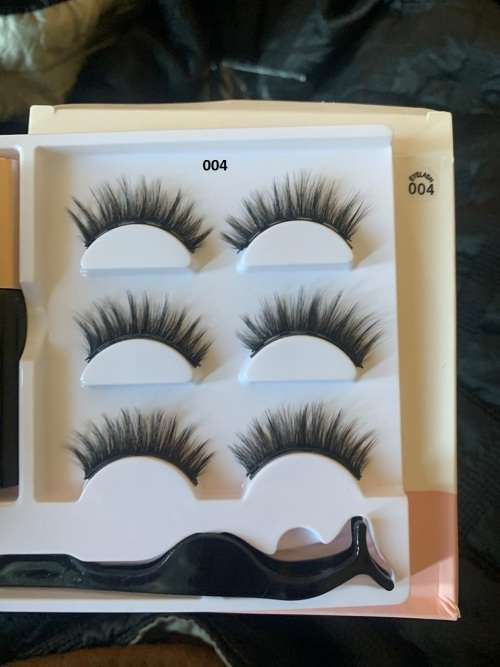 Magnetic Eyelashes & Eyeliner
