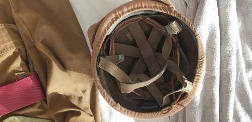 parabat jump smock plus parade belt beret and helmet